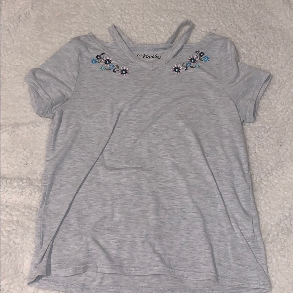Grey flower top